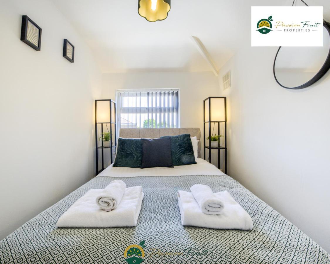 3 Bedroom Coventry House By Passionfruitproperties With Free Wi-Fi, Large Garden And Driveway - 52Nrc Buitenkant foto