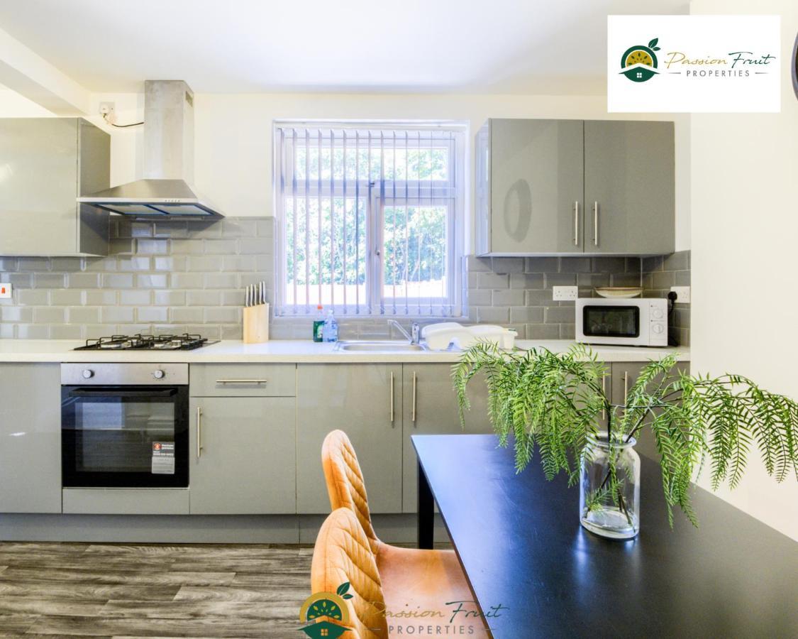 3 Bedroom Coventry House By Passionfruitproperties With Free Wi-Fi, Large Garden And Driveway - 52Nrc Buitenkant foto