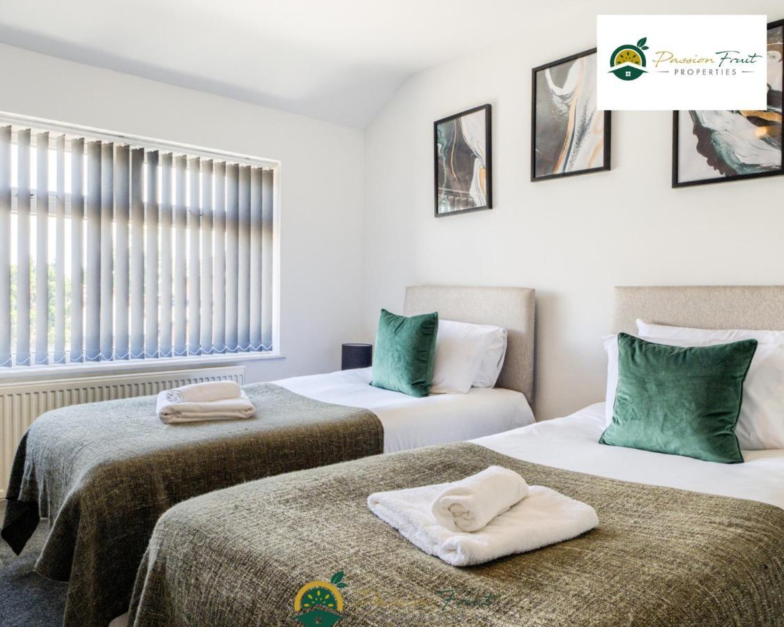 3 Bedroom Coventry House By Passionfruitproperties With Free Wi-Fi, Large Garden And Driveway - 52Nrc Buitenkant foto