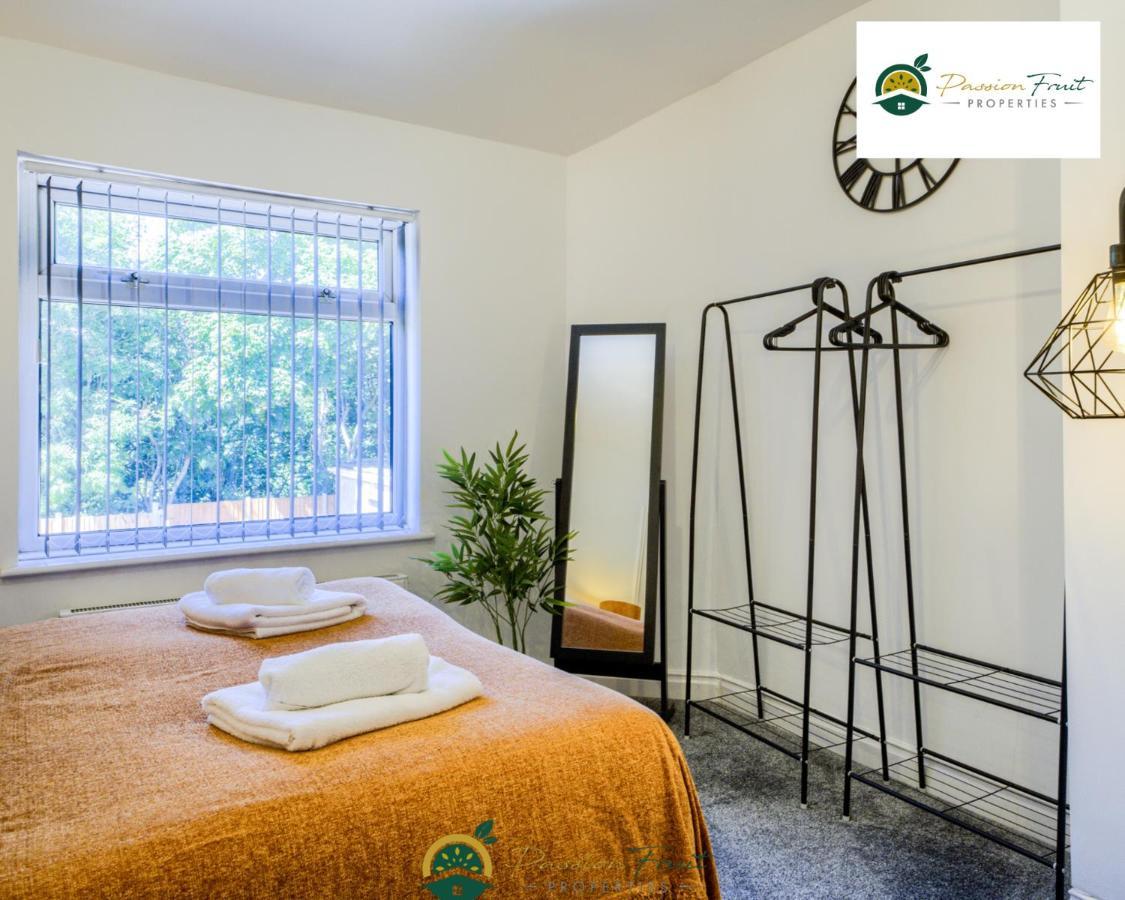3 Bedroom Coventry House By Passionfruitproperties With Free Wi-Fi, Large Garden And Driveway - 52Nrc Buitenkant foto