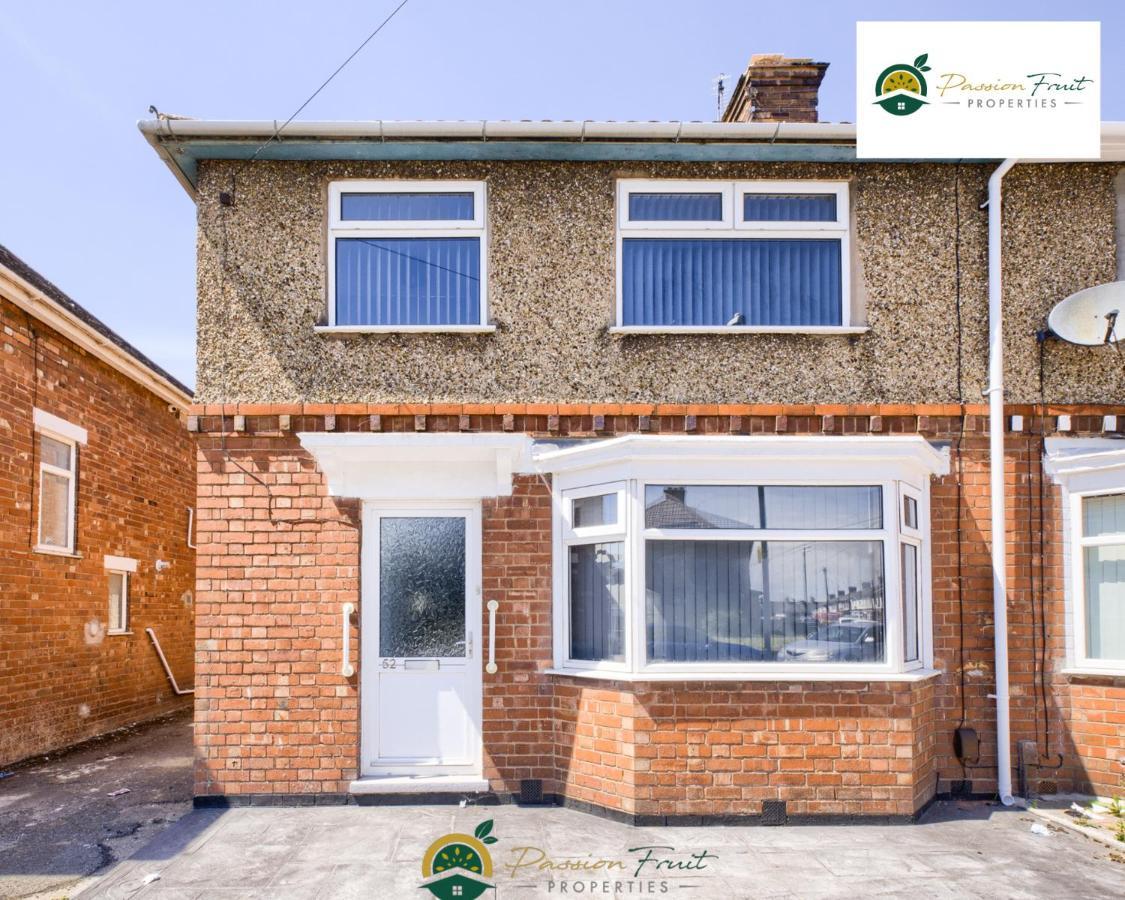 3 Bedroom Coventry House By Passionfruitproperties With Free Wi-Fi, Large Garden And Driveway - 52Nrc Buitenkant foto