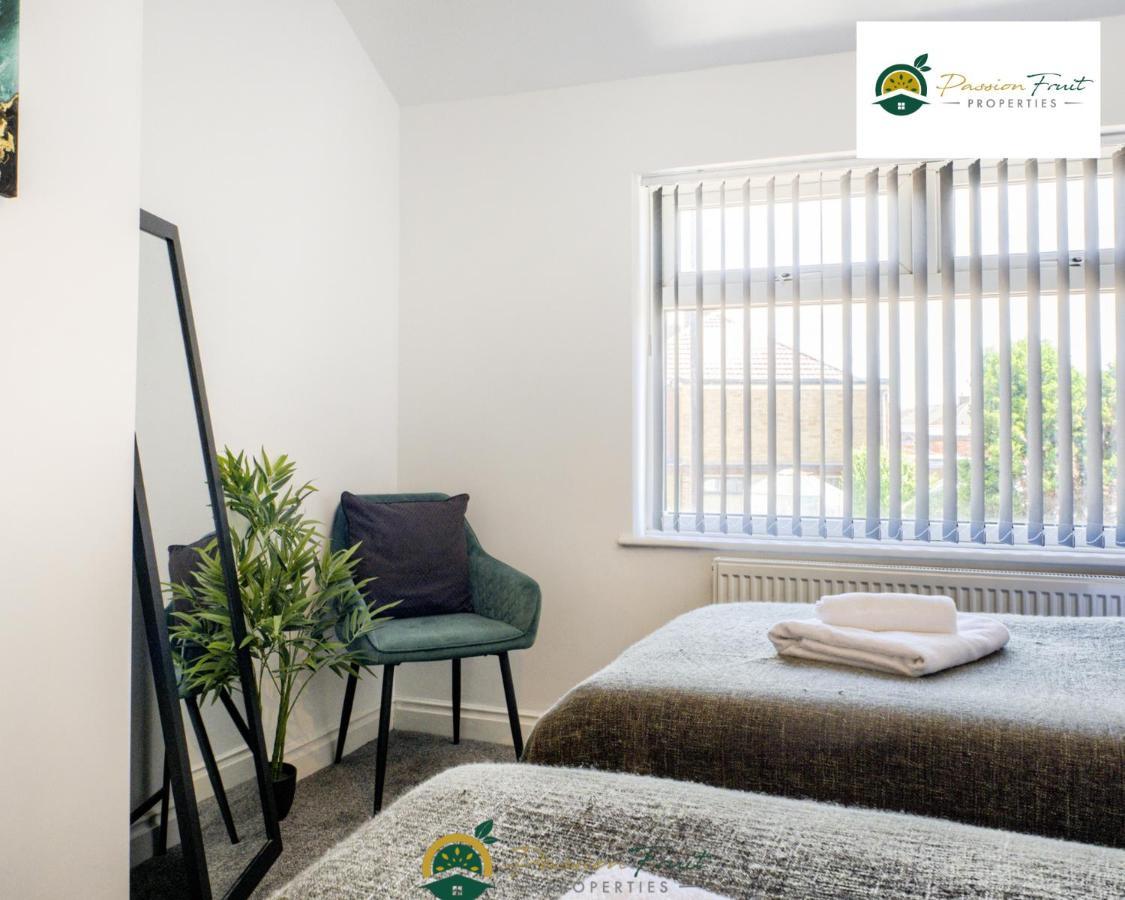 3 Bedroom Coventry House By Passionfruitproperties With Free Wi-Fi, Large Garden And Driveway - 52Nrc Buitenkant foto