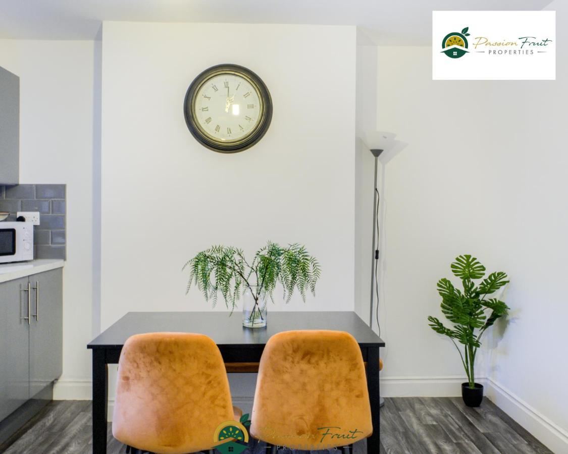 3 Bedroom Coventry House By Passionfruitproperties With Free Wi-Fi, Large Garden And Driveway - 52Nrc Buitenkant foto