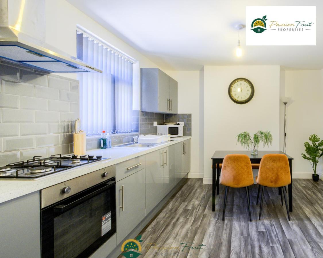 3 Bedroom Coventry House By Passionfruitproperties With Free Wi-Fi, Large Garden And Driveway - 52Nrc Buitenkant foto